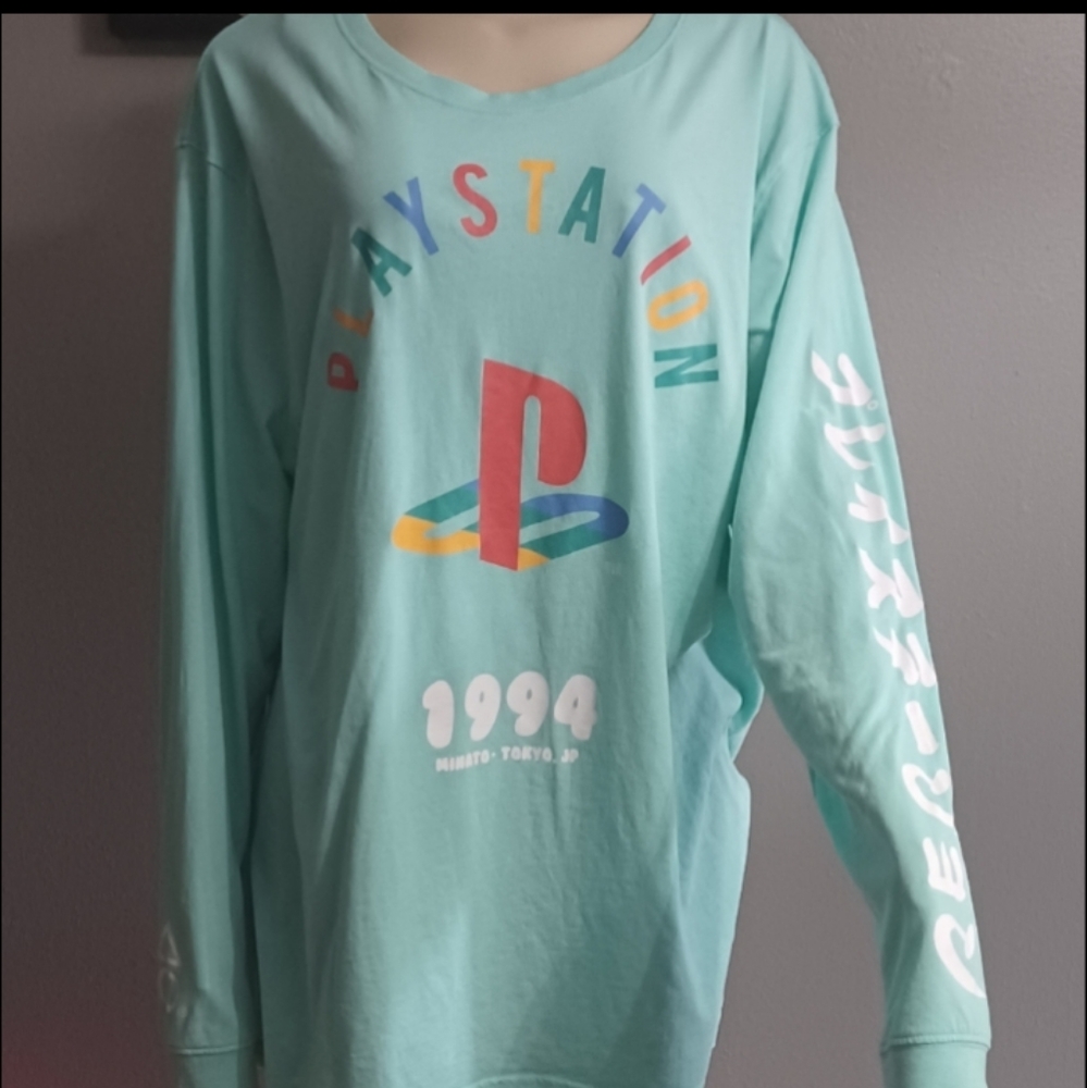 Men's 2XL Playstation Long Sleeve Tee. Back of shirt has no design